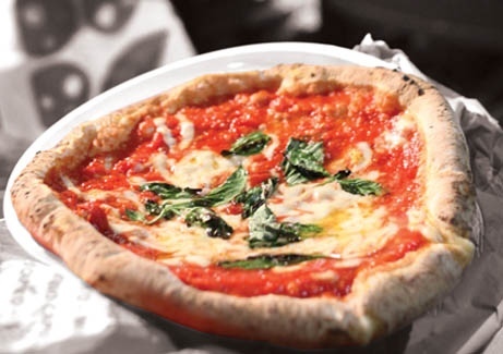 La festa della pizza è sul lungomare cittadino dal 3 all'8 settembre pizze per tutti i gusti